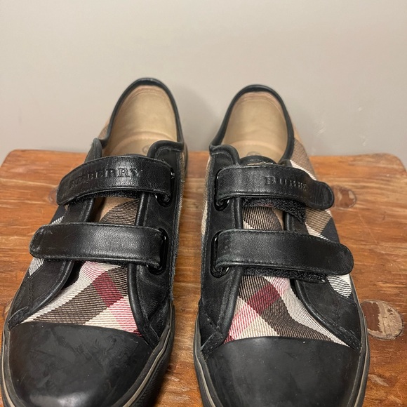 Burberry trainers - Picture 2 of 7